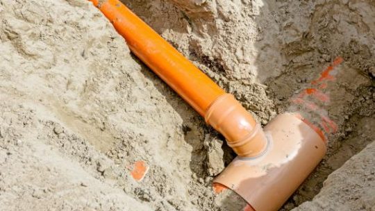 Location : qui paie les travaux de curage de canalisations ?