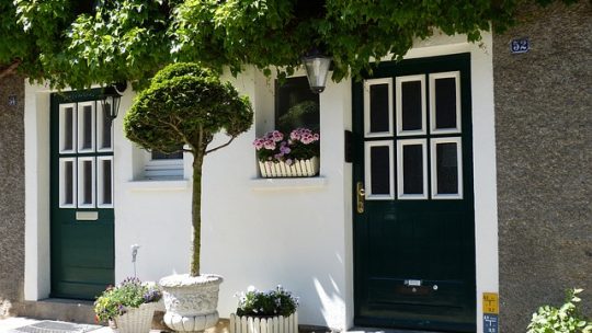 08 avantages d’une porte en PVC