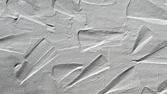 Enduit minéral ou synthétique : lequel choisir pour votre façade ?