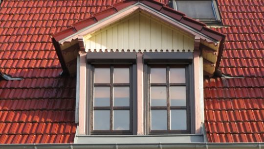 Remplacer une fenêtre de toit : les étapes à suivre