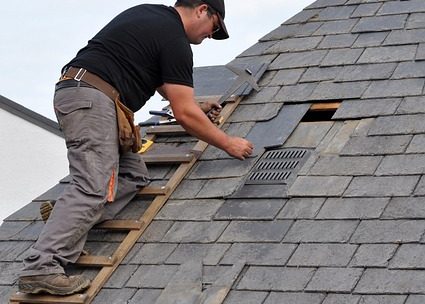 Pose de toiture en ardoise : comment estimer le coût de l’installation ?