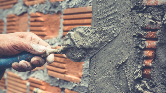 Comment réparer les fissures dans un mur en briques ? 