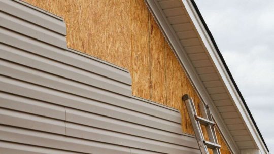 Préserver l’intégrité structurelle : choisissez le bon bardage de façade pour protéger votre bâtiment