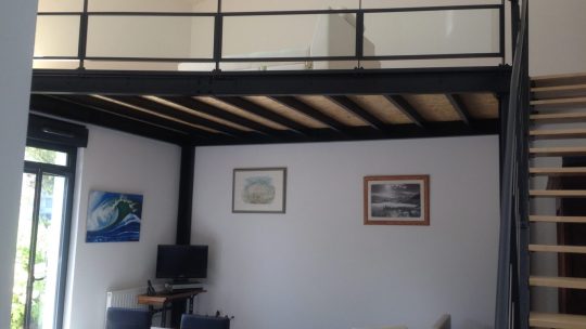 Réussir la fabrication de mezzanines métalliques pour optimiser votre espace