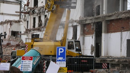 Quels sont les processus de documentation et d&rsquo;archivage des bâtiments historiques avant la démolition ?