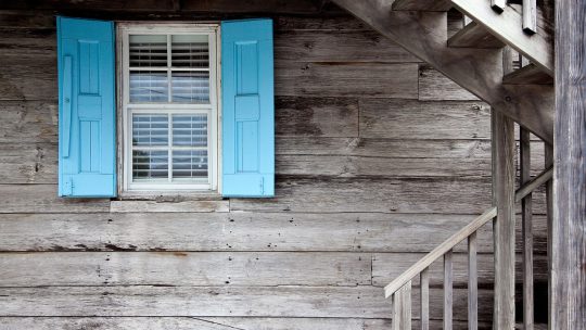 Les fenêtres bloquées peuvent-elles causer des problèmes d’étanchéité ou de fuites d’air ?