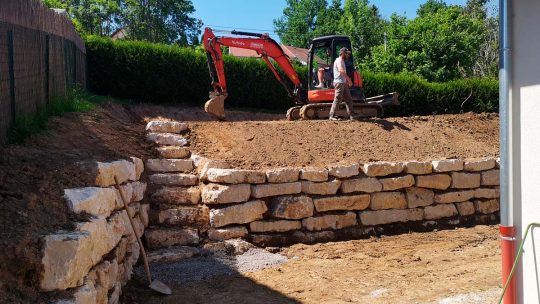 L&rsquo;art de l&rsquo;enrochement : solutions innovantes pour les chantiers de construction de maisons