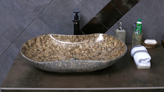 Lavabos en pierre : apportez une touche naturelle à votre salle de bains