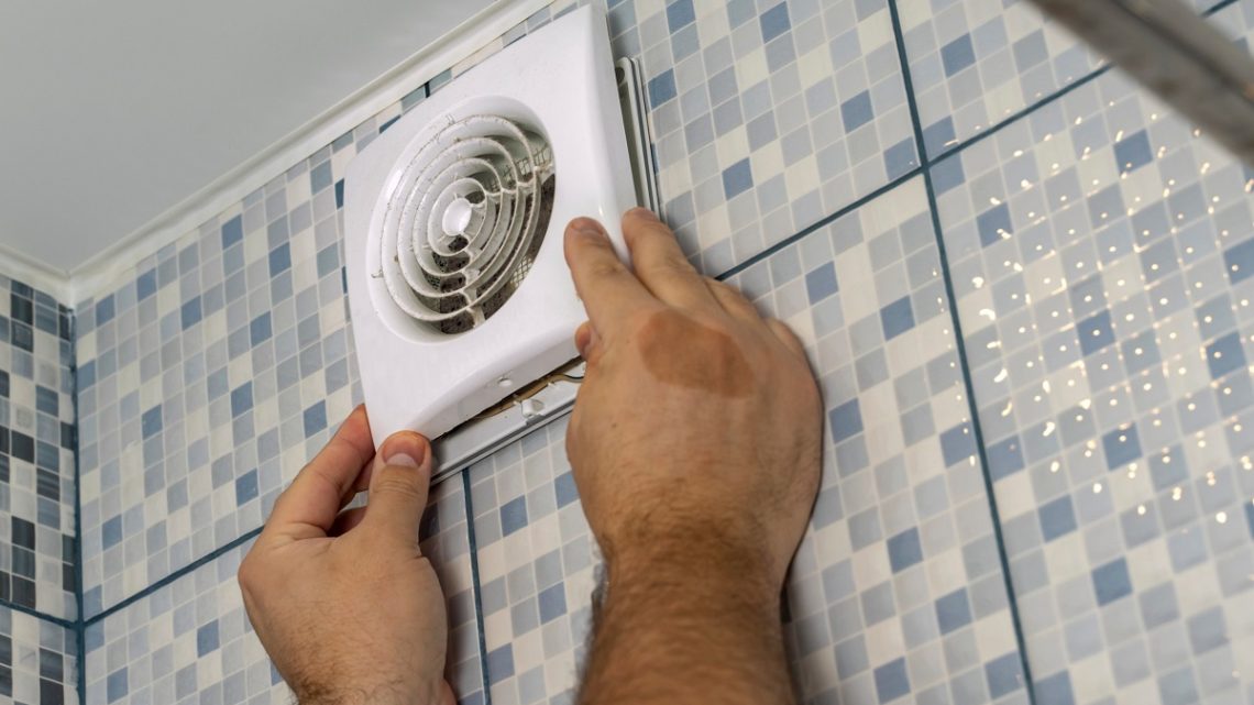 Installez une ventilation automatique pour réguler le taux d’humidité dans votre salle de bains