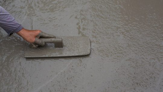 10 bonnes raisons de choisir la chape en ciment pour votre projet de rénovation