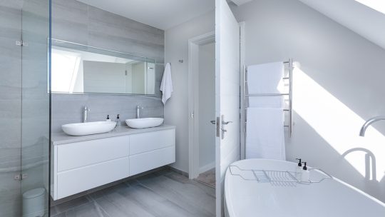 Peinture anti-moisissure pour salles de bains : stratégies d&rsquo;application efficaces
