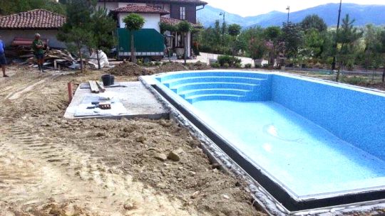 Critères de sélection pour une entreprise de construction de piscine : le guide ultime