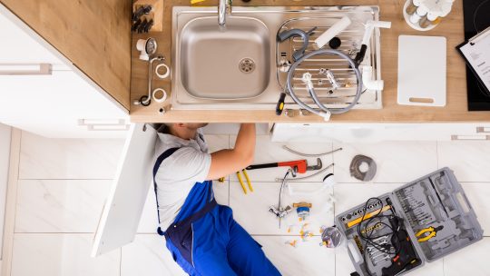 Les erreurs courantes à éviter dans l&rsquo;entrepreneuriat en plomberie