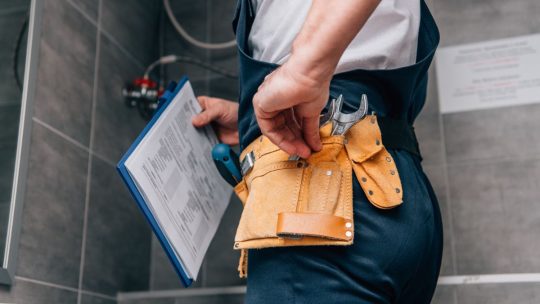 L&rsquo;influence des normes de construction modernes sur les pratiques de plomberie