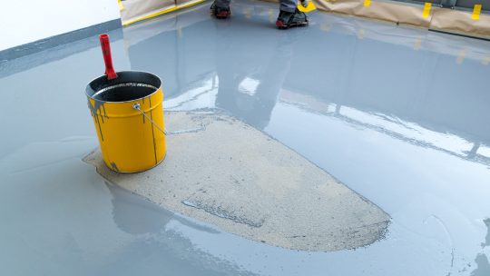 Solutions d’étanchéité pour protéger votre balcon des intempéries