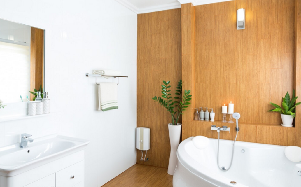 Techniques efficaces pour gagner de la place dans une petite salle de bain