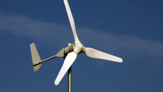 Recycler les composites (pales éoliennes) : le défi technologique actuel