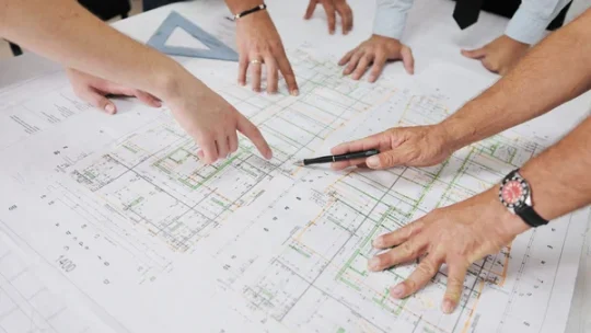 Direction travaux vs suivi architectural