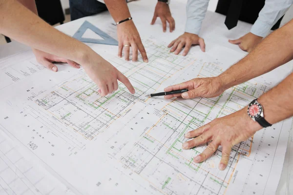 Direction travaux vs suivi architectural