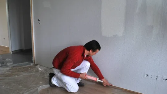 Revêtement mural : bien préparer le support avant la pose