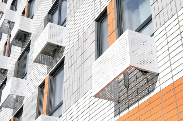 Store : harmoniser vos protections solaires avec votre façade