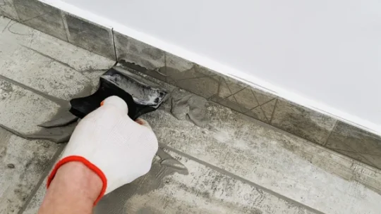Primaire d&rsquo;accrochage sur support lisse ou béton