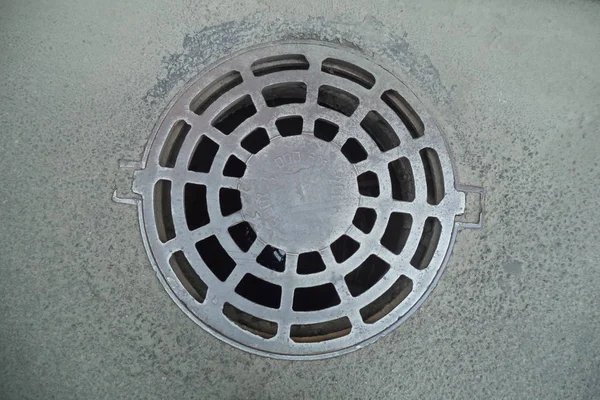 Regard pour compteur eau : béton ou plastique