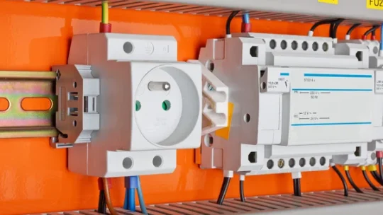 Coffret électrique triphasé pour gros besoins