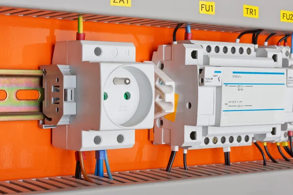 Coffret électrique triphasé pour gros besoins