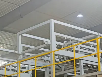 Mezzanine industrielle à longue portée : limiter les poteaux pour plus de fluidité